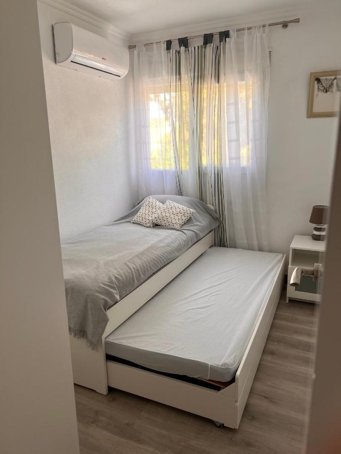 Orihuela Costa 3 Bdr Condo On La Zenia Beach With Patio Exteriör bild